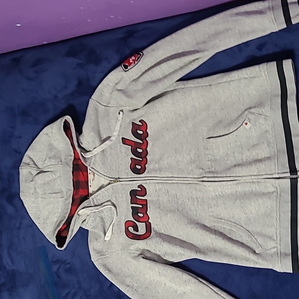 Canada Sweater